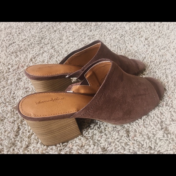 Universal Thread: Norelle Microsuede Heeled Mules - Picture 3 of 3